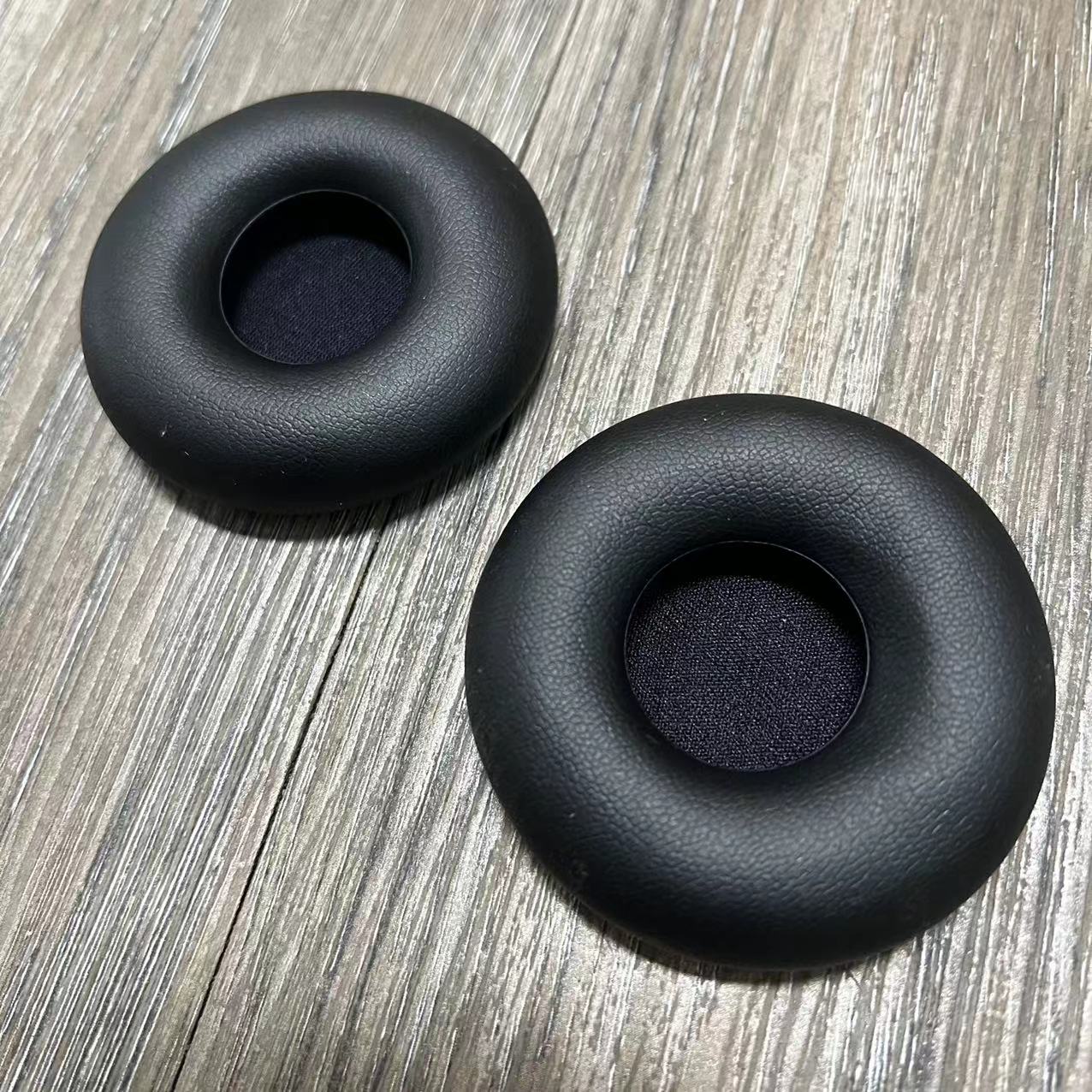 Cuscino per cuscinetti auricol - Sennheiser Headphone Momentum 4 recensione e prezzo