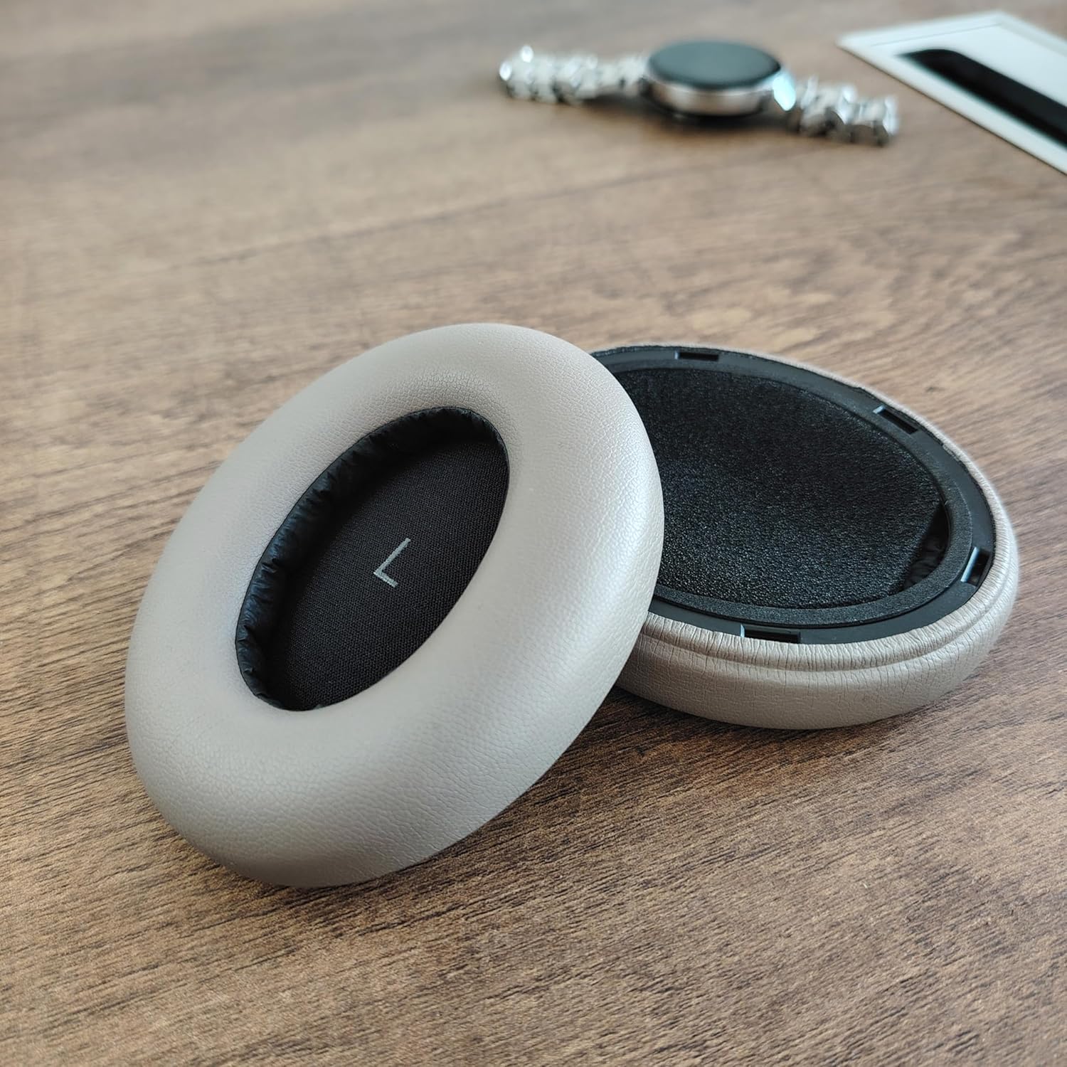 Cuscinetti auricolari morbidi  - Sennheiser Headphone Momentum 4 recensione e prezzo